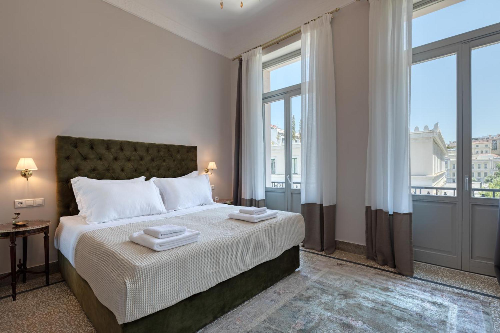 Dimitra Deluxe Studio